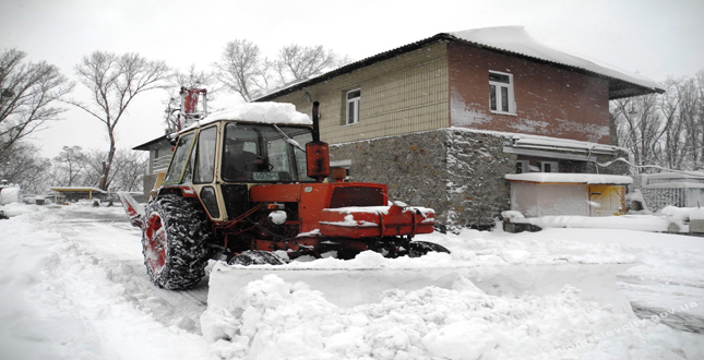 КП «СУППР» на прибиранні снігу